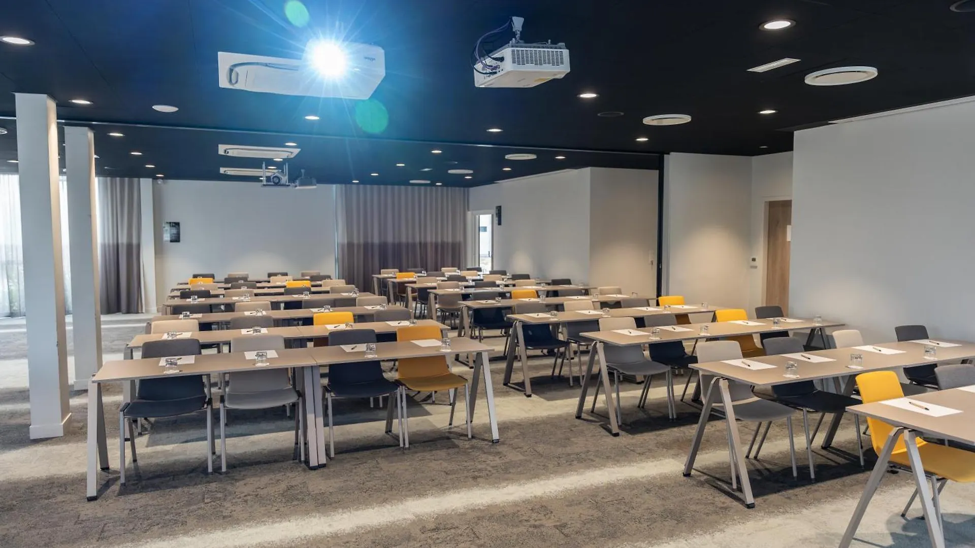 Brit Hotel Ker Lann Aeroport - Parc Expo Bruz 3*,